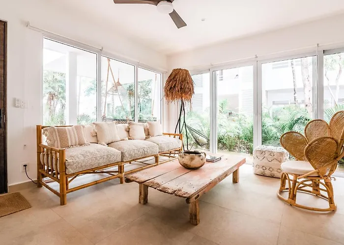 Charming Boho Entire W Patio Swing Apartment